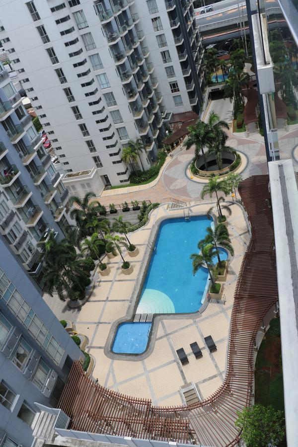 One Palm Tree Villas Manila Exterior photo